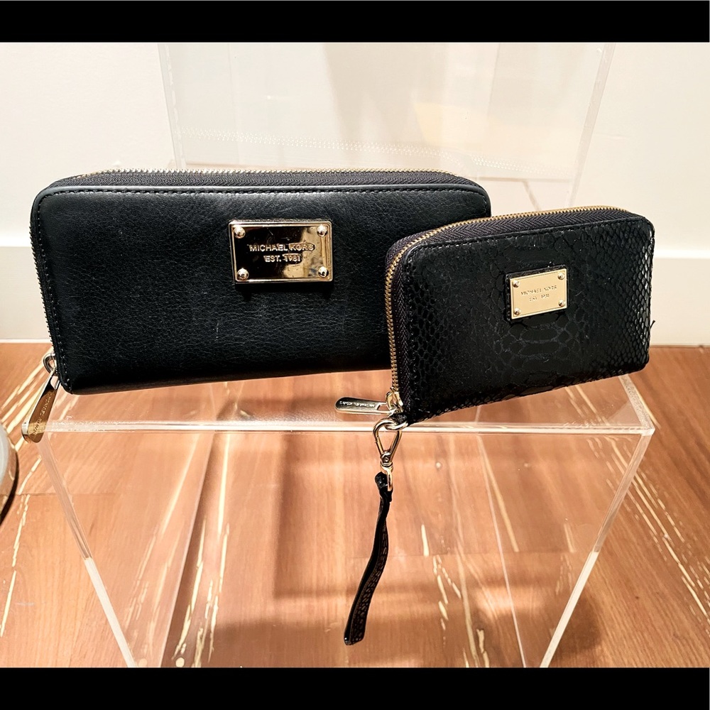 Michael Kors black leather zipper wallet